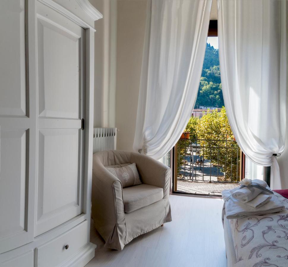 Bed and Breakfast Le Finestre Sulla Piazza Boiano Exterior foto